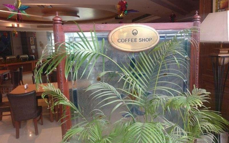 Hotel Raj Hans, 파리다바드 외부 사진